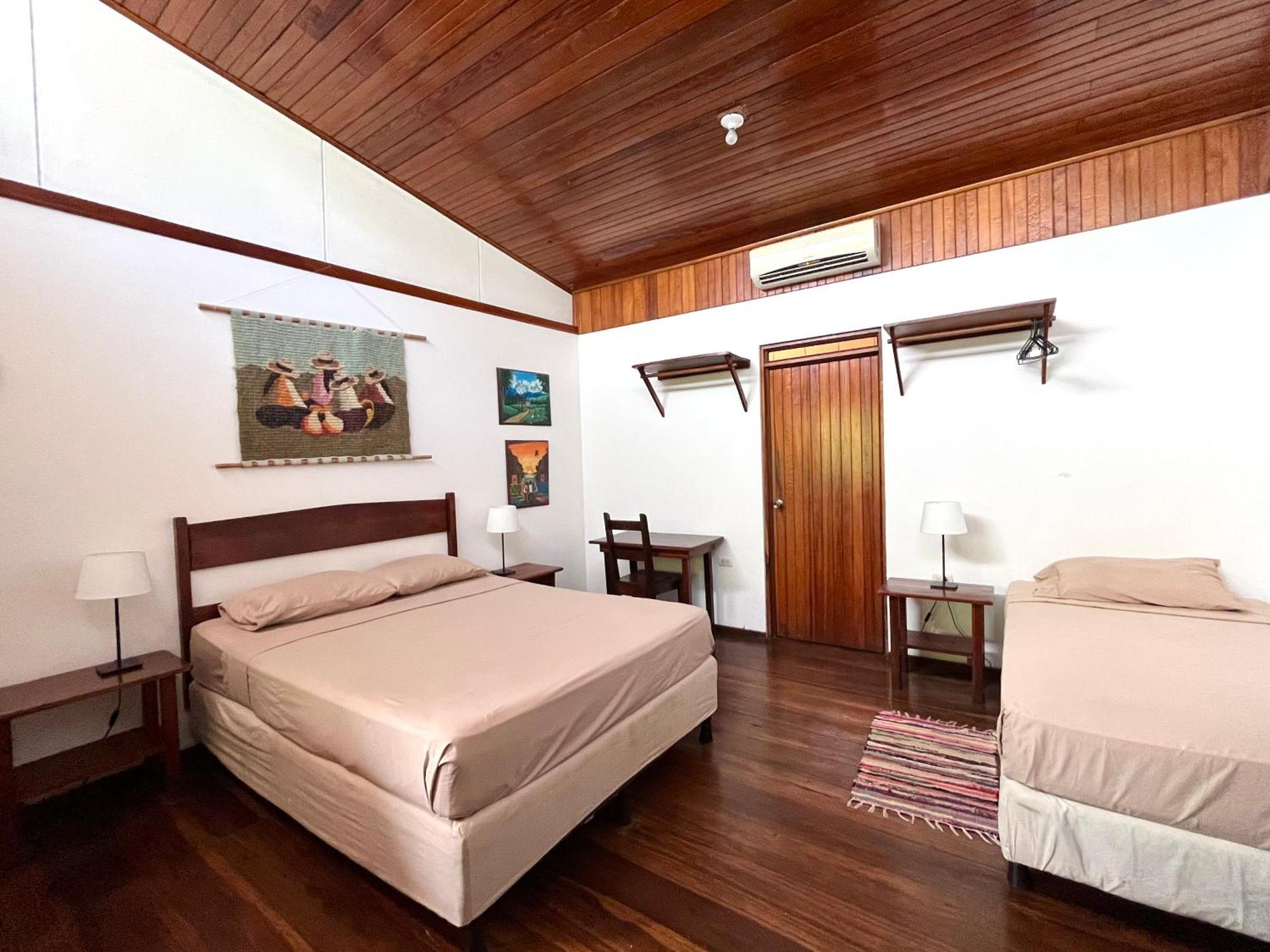 El Clan Hostel Puerto Viejo de Talamanca Экстерьер фото