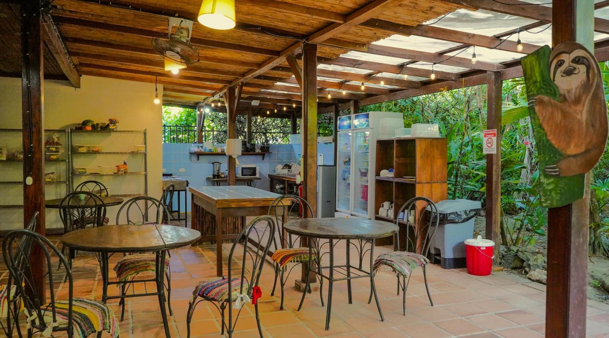 El Clan Hostel Puerto Viejo de Talamanca Экстерьер фото