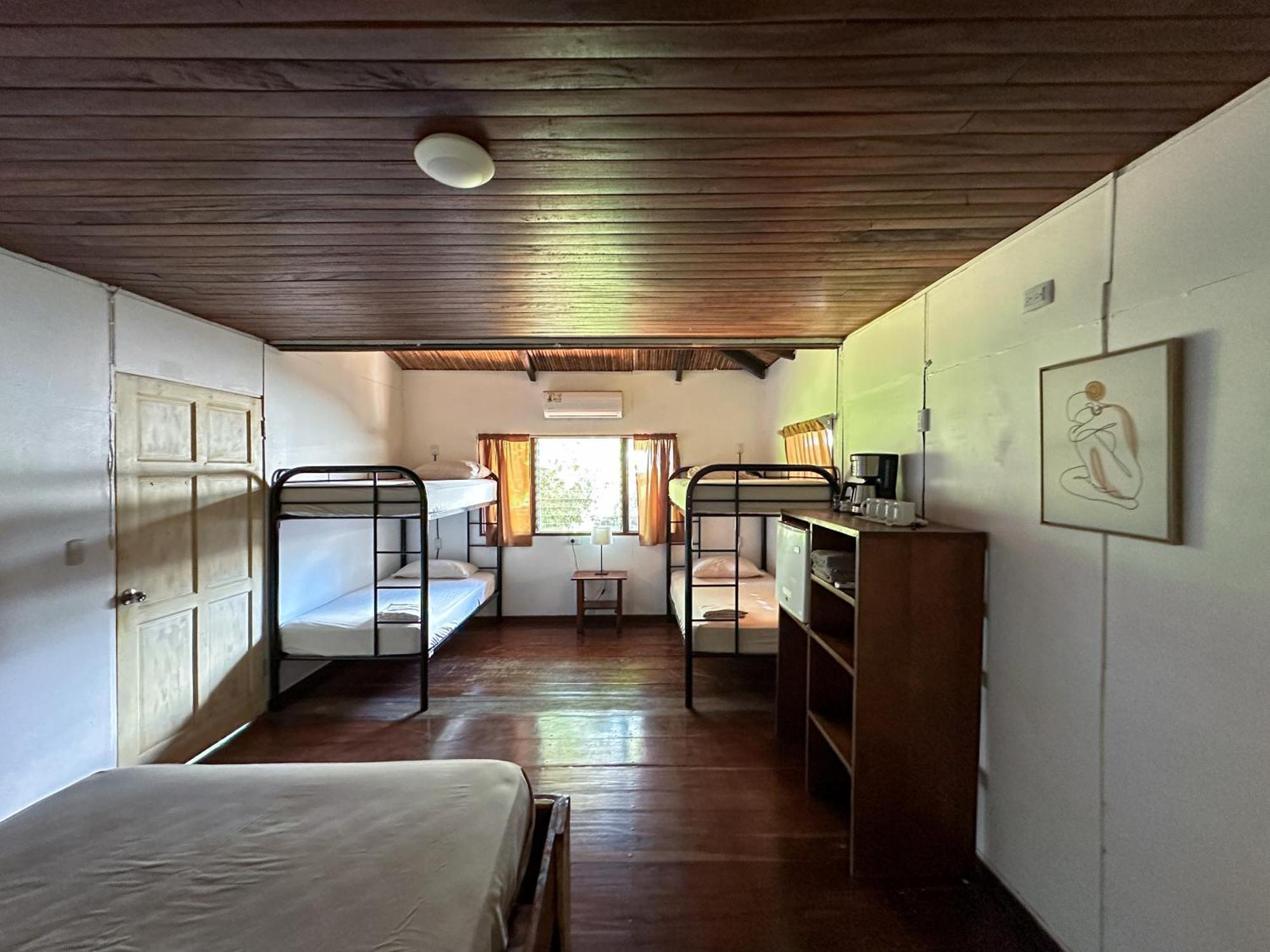 El Clan Hostel Puerto Viejo de Talamanca Экстерьер фото