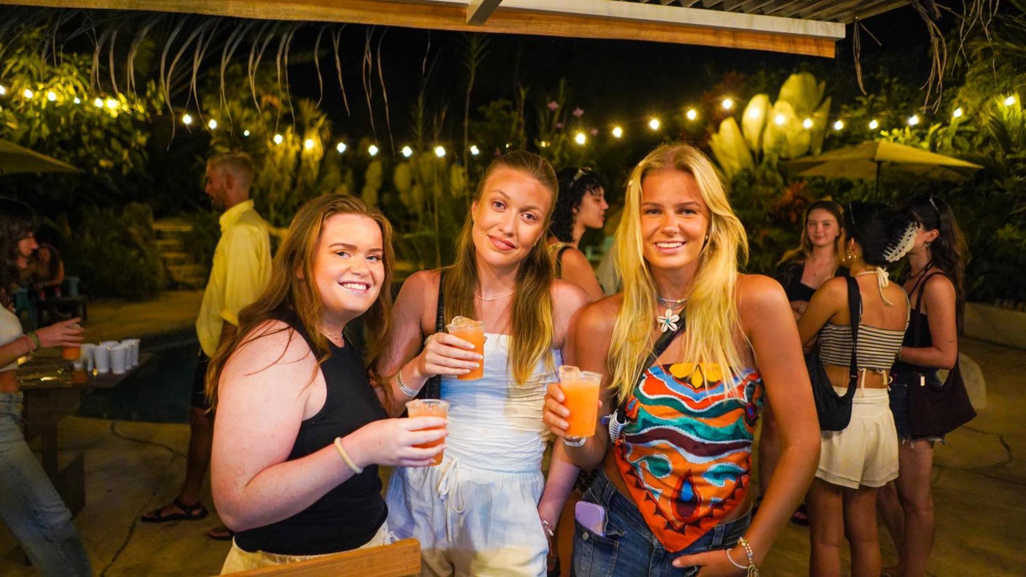 El Clan Hostel Puerto Viejo de Talamanca Экстерьер фото