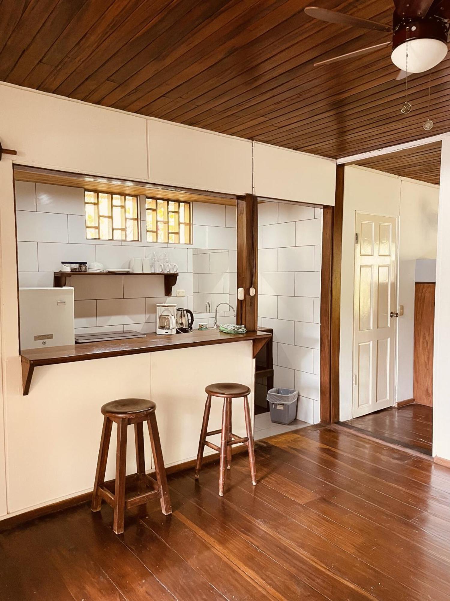 El Clan Hostel Puerto Viejo de Talamanca Экстерьер фото