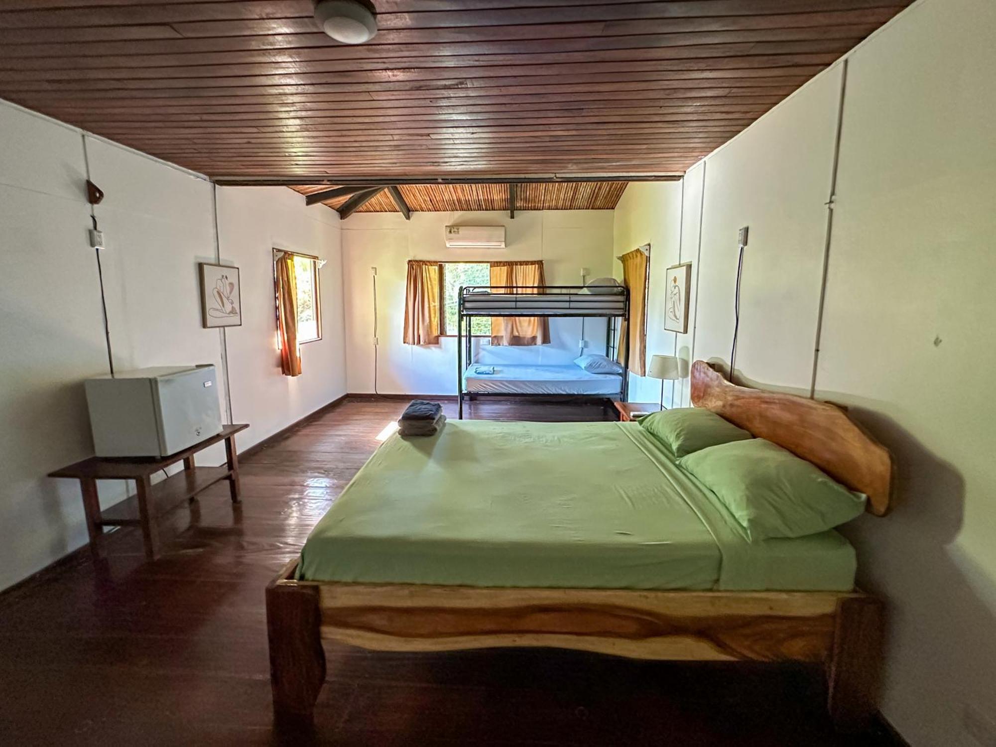 El Clan Hostel Puerto Viejo de Talamanca Экстерьер фото